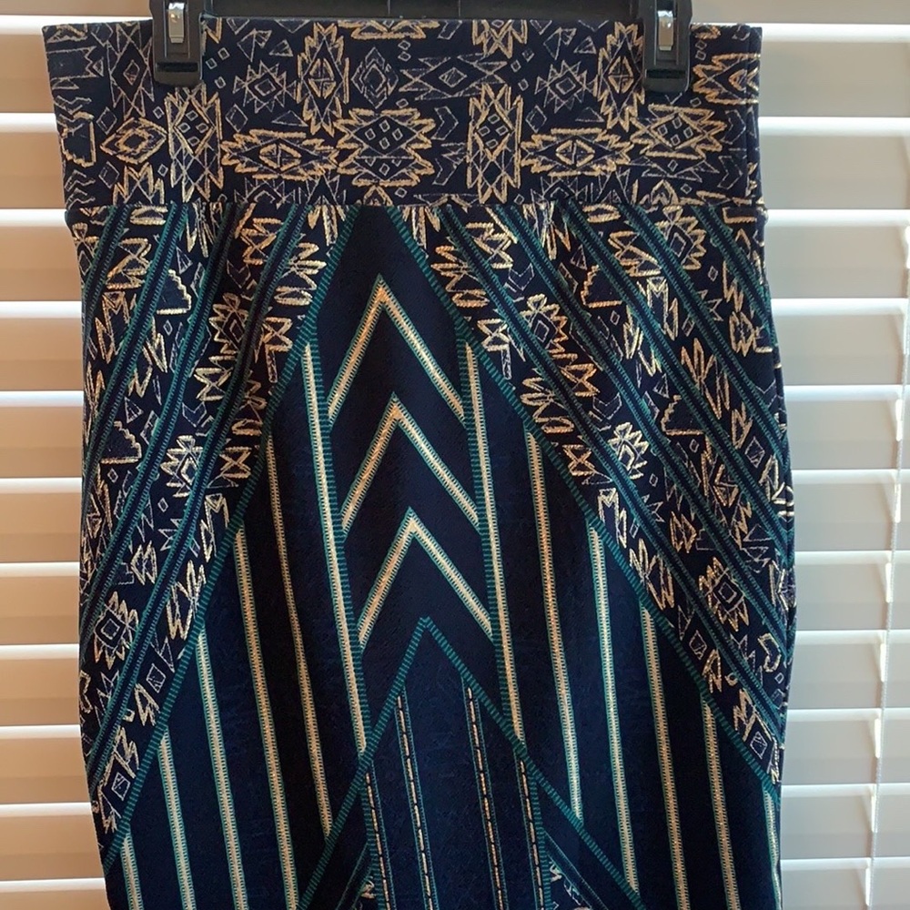 LulaRoe elegant Cassie skirt